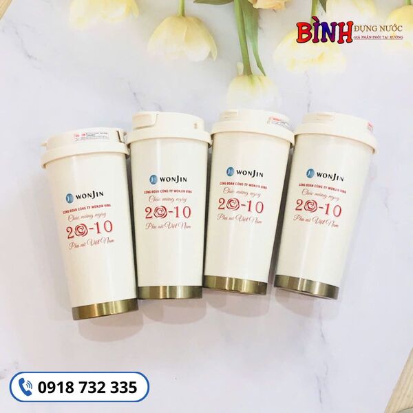 bình giữ nhiệt in logo và lời chúc làm quà tặng 20/10 cho công nhân