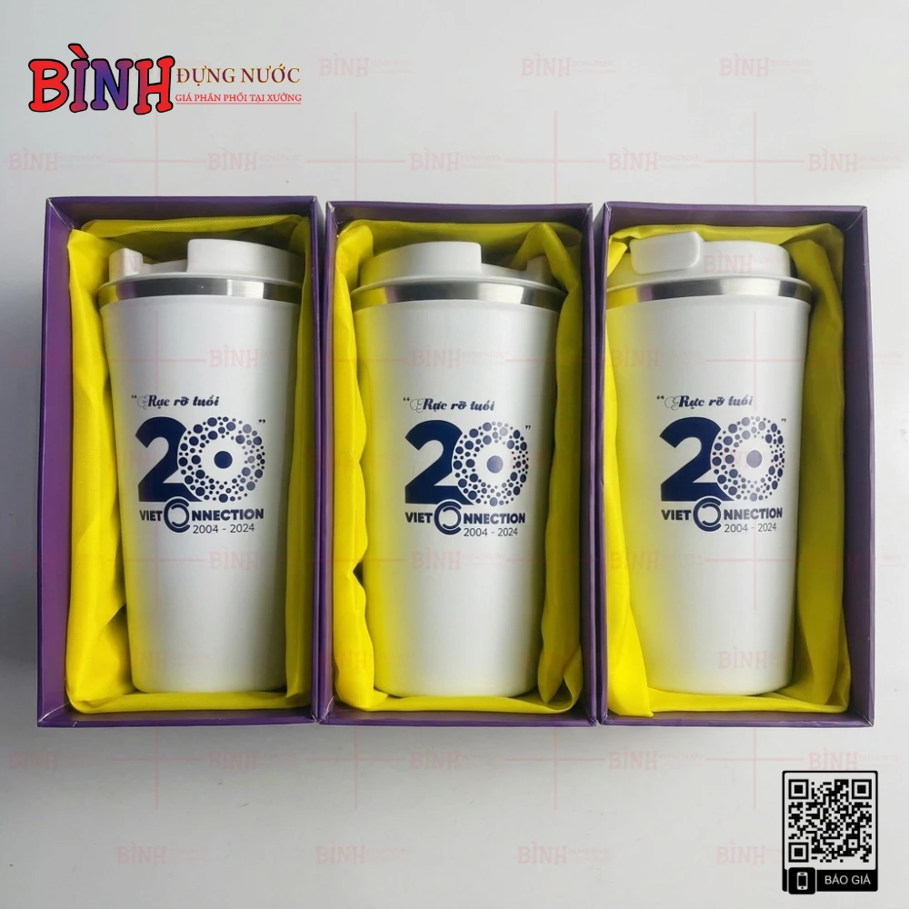 Dung tích 510ml khắc logo kỷ niệm 20 năm, thiết kế nhỏ gọn và tiện lợi.
