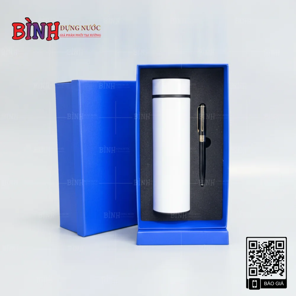 Set bình bút mix màu gồm bình giữ nhiệt và bút ký phối nhiều màu, đi kèm hộp định hình màu xanh cao cấp, hỗ trợ in logo theo yêu cầu